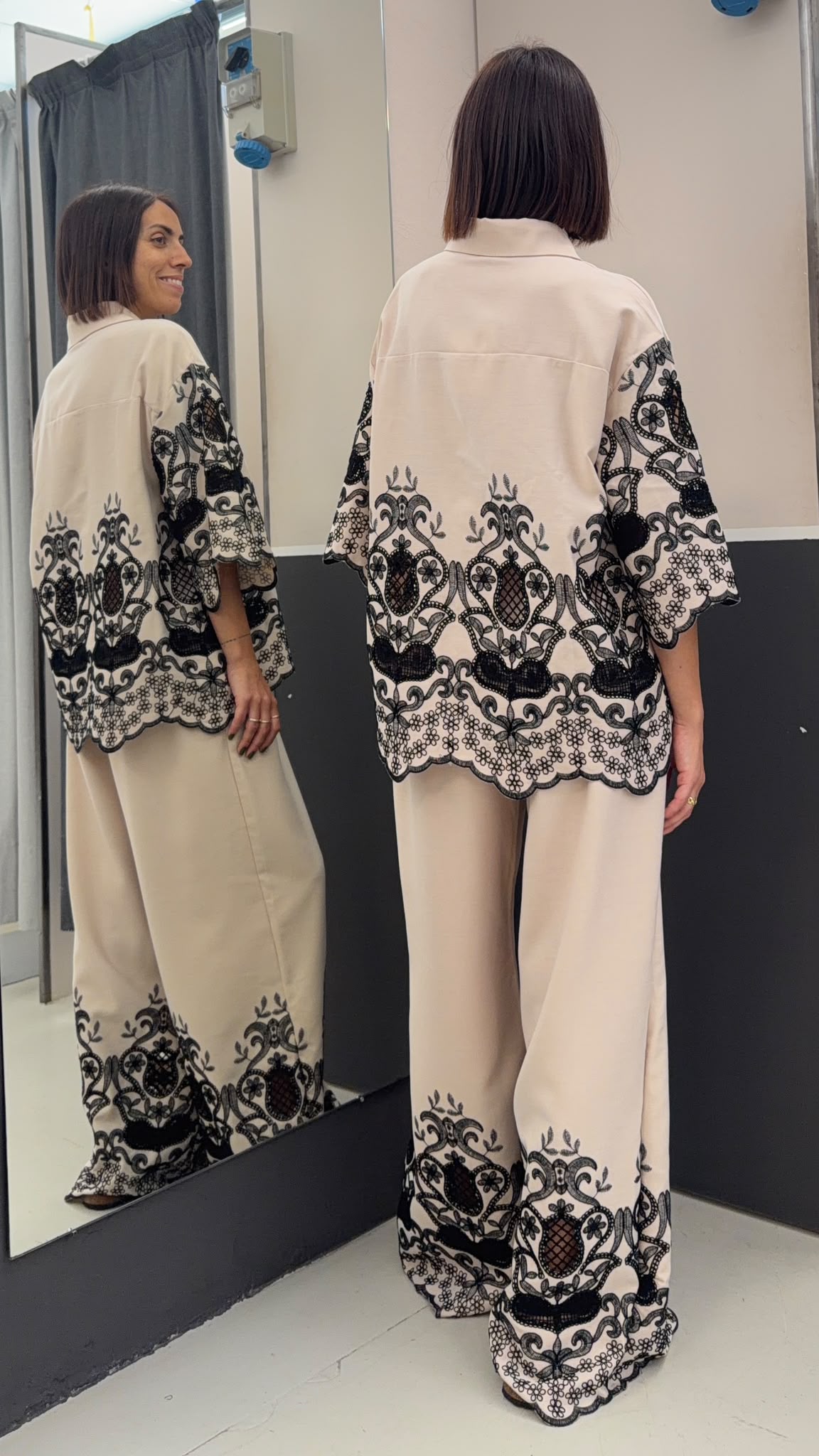 con ricami in pizzo AN5726BEIGE GLAMOROUS