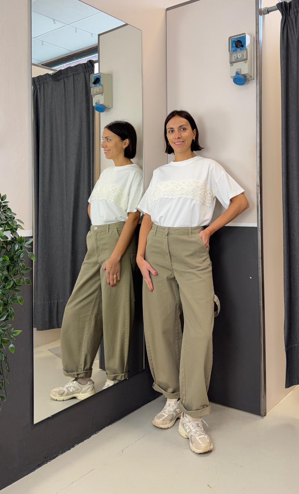 con laccio laterale e tasconi dietro KXPA2470MILITARE KIKISIX