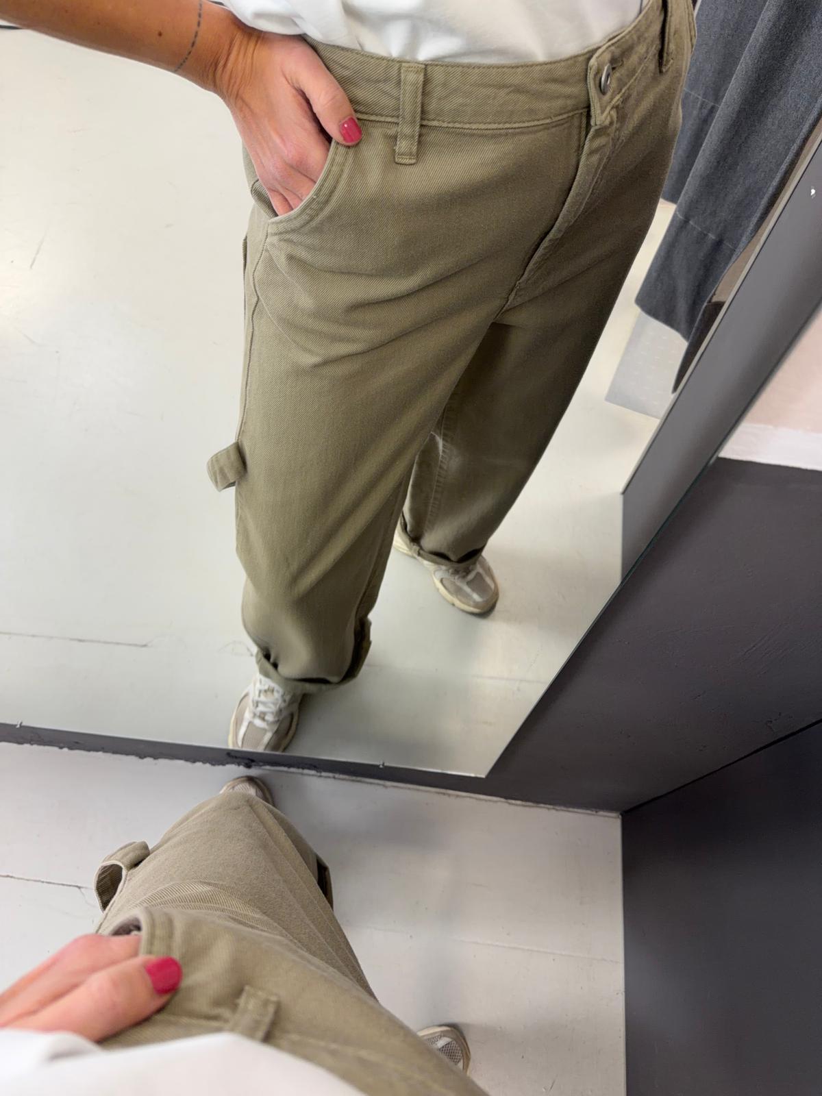 con laccio laterale e tasconi dietro KXPA2470MILITARE KIKISIX