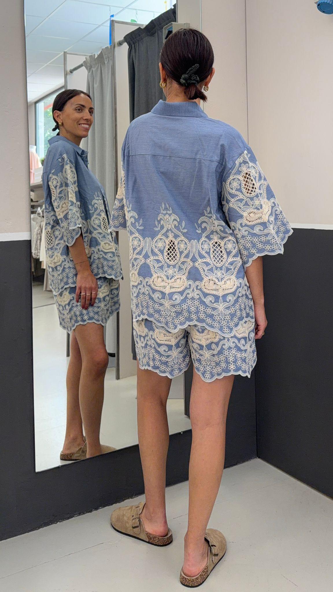 con ricami in pizzo AN5708ACELESTE GLAMOROUS