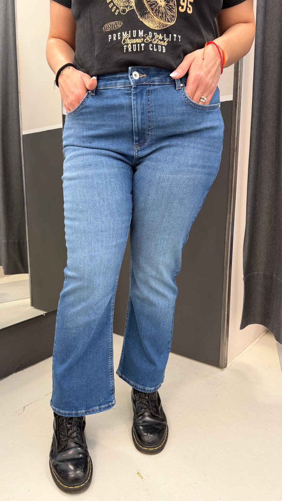 cropped flare legs CARWILLY REG SK CROPPED FLARED DNM TAI21DENIM ONLY CARMAKOMA