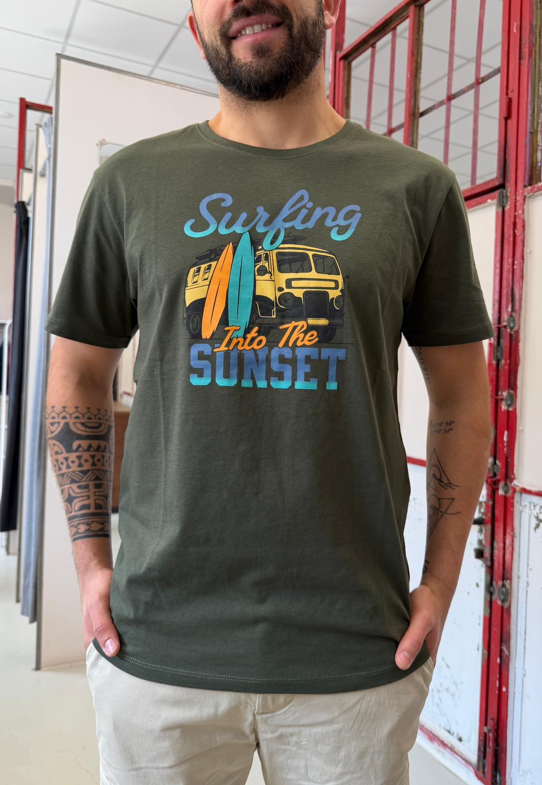 a maniche corte con stampa SLE6TS031106VERDE MILITARE SMILING LONDON